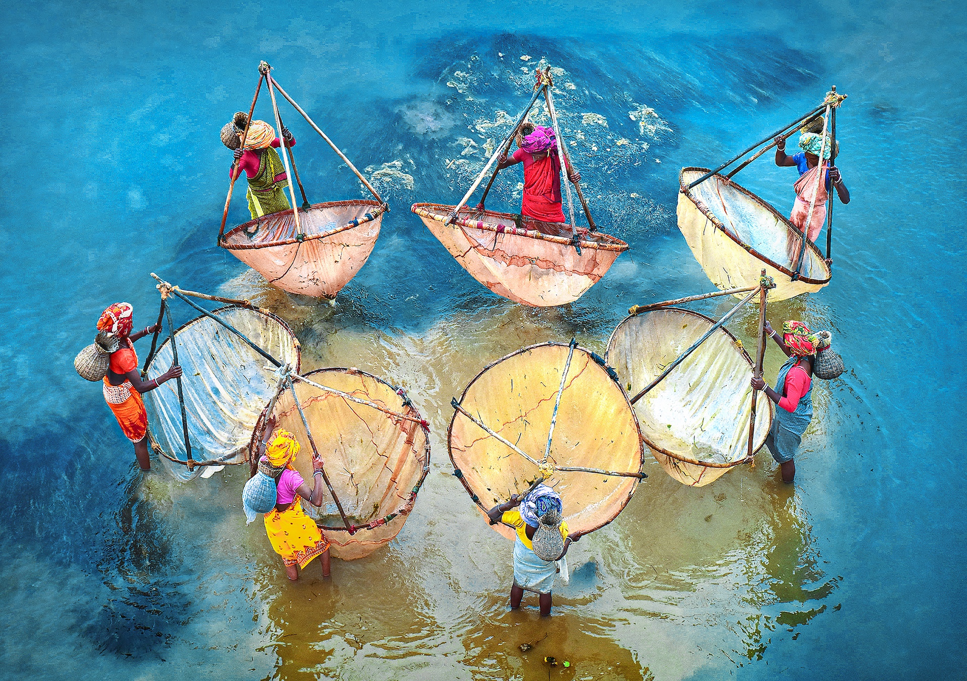 RUNNER-UP PEOPLE CATEGORY 2024 - Pranab Basak - Fishing Women - Gangani, West Bengal, India
